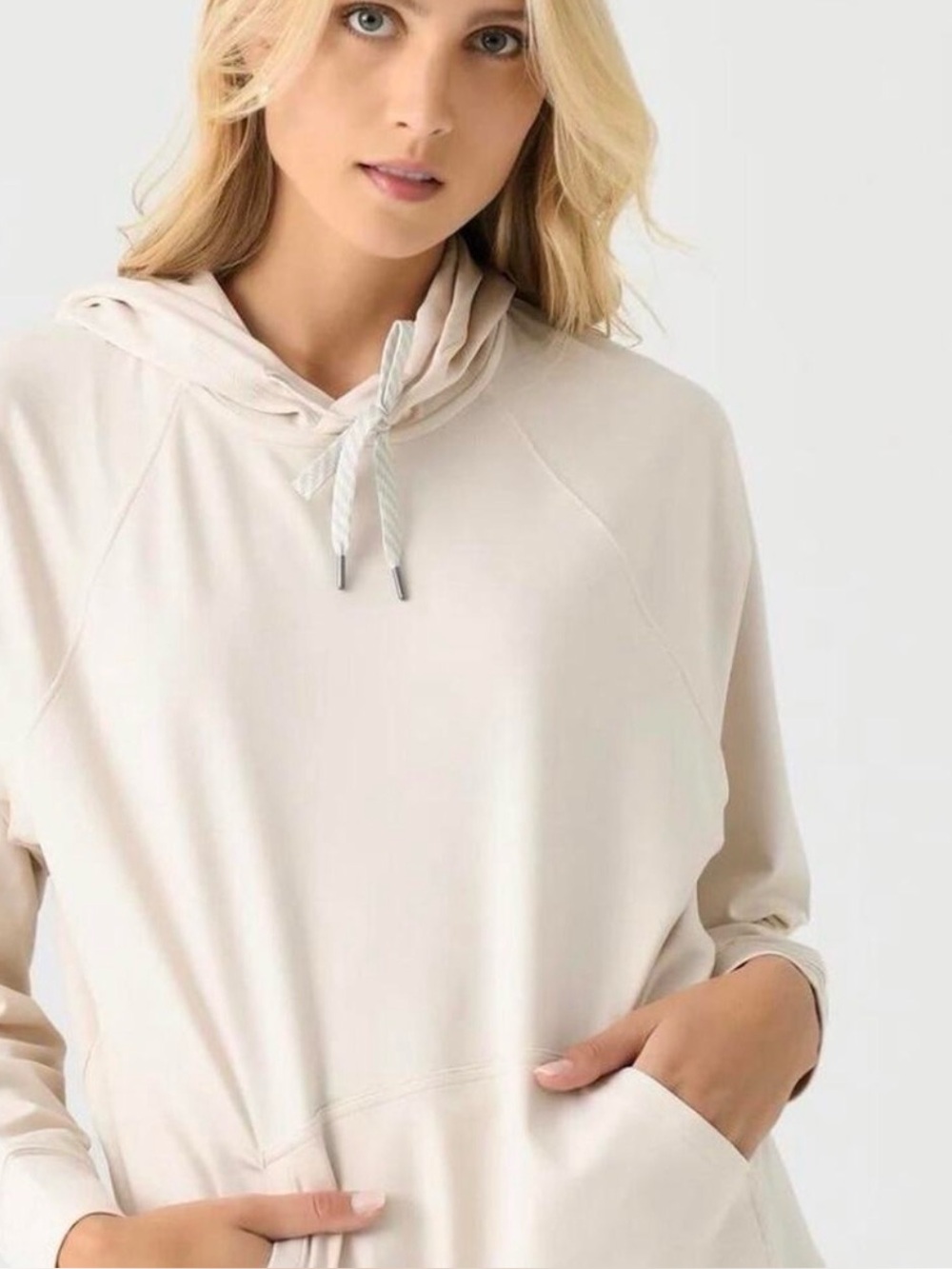 NWT Vuori Halo DreamKnit Oversized Hoodie Size Medium